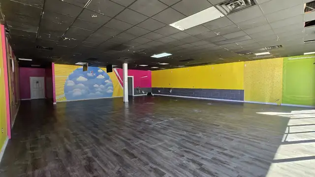 Suite 106 - Spacious Retail Unit in Gause Blvd Shopping Center thumbnail 4