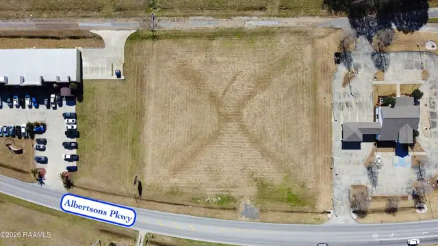 102 Albertson Pkwy thumbnail 2