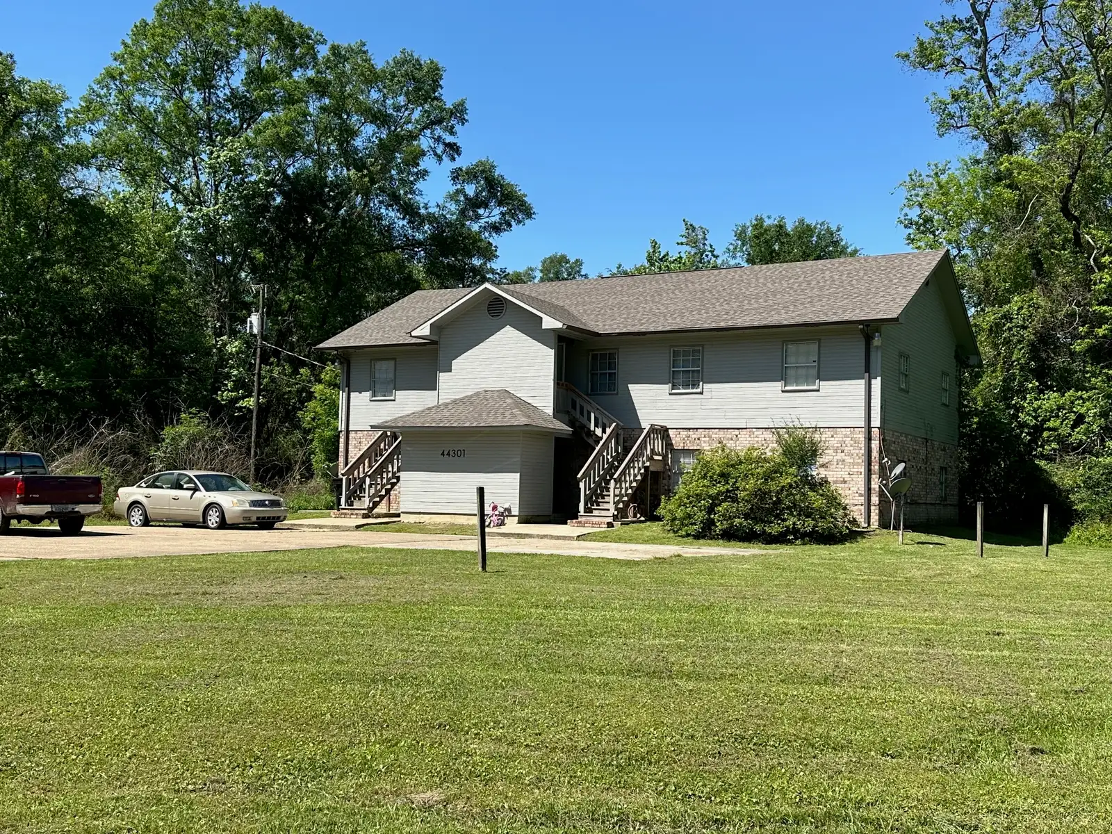 2-2 Bed/1 Bath & 2-3 Bed/1 Bath Unit-4-Plex image 12