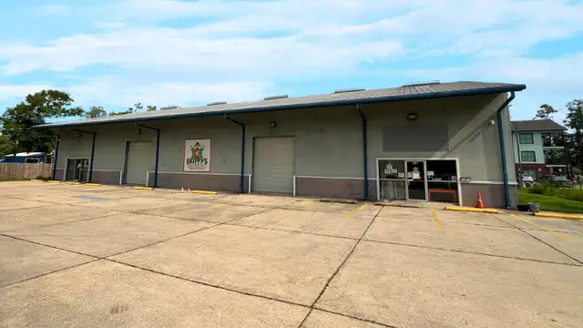 10,200 Sqft Warehouse/Office thumbnail 2