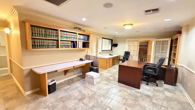7142 Florida Blvd UPPER thumbnail 4