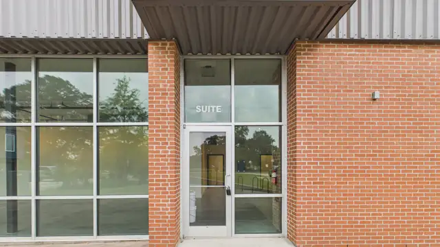 209 Highland Oaks Ln thumbnail 3
