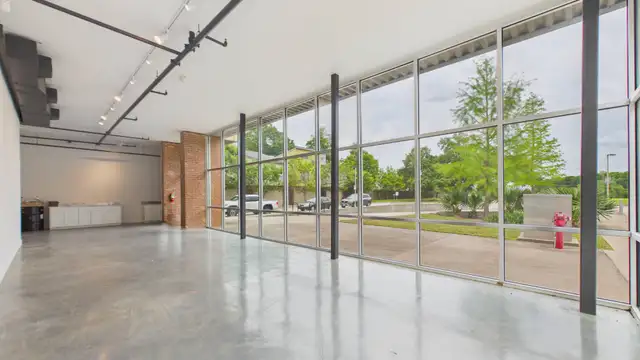 209 Highland Oaks Ln thumbnail 5