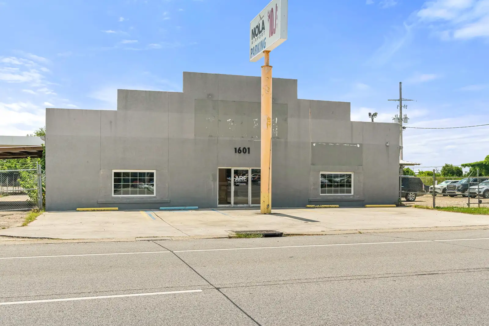 Prime Kenner Commercial Space – High Traffic & Visibility