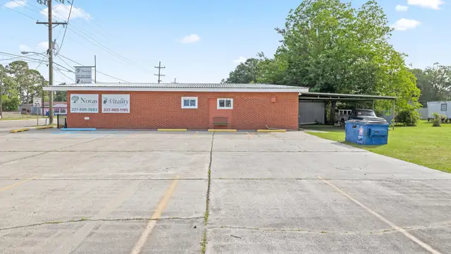 605 S Lewis St thumbnail 3