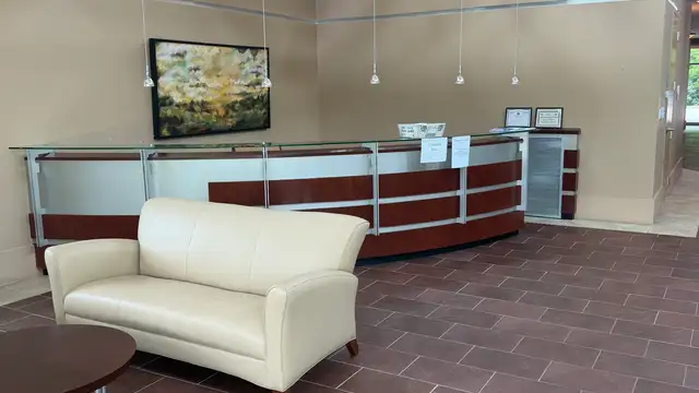 190 New Camellia Blvd thumbnail 2