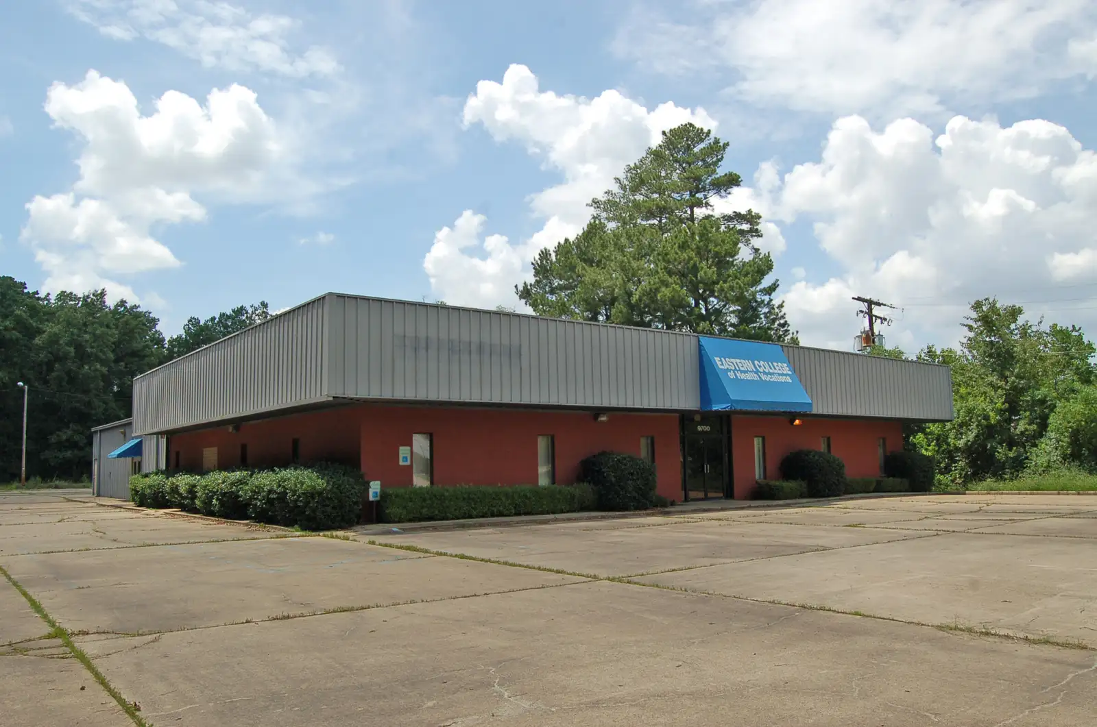Office/Flex Building For Lease