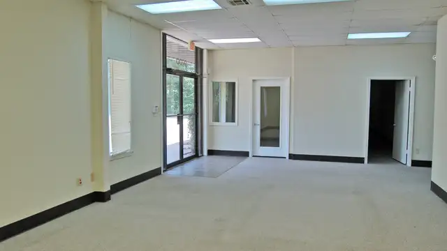 Office/Flex Building For Lease thumbnail 3