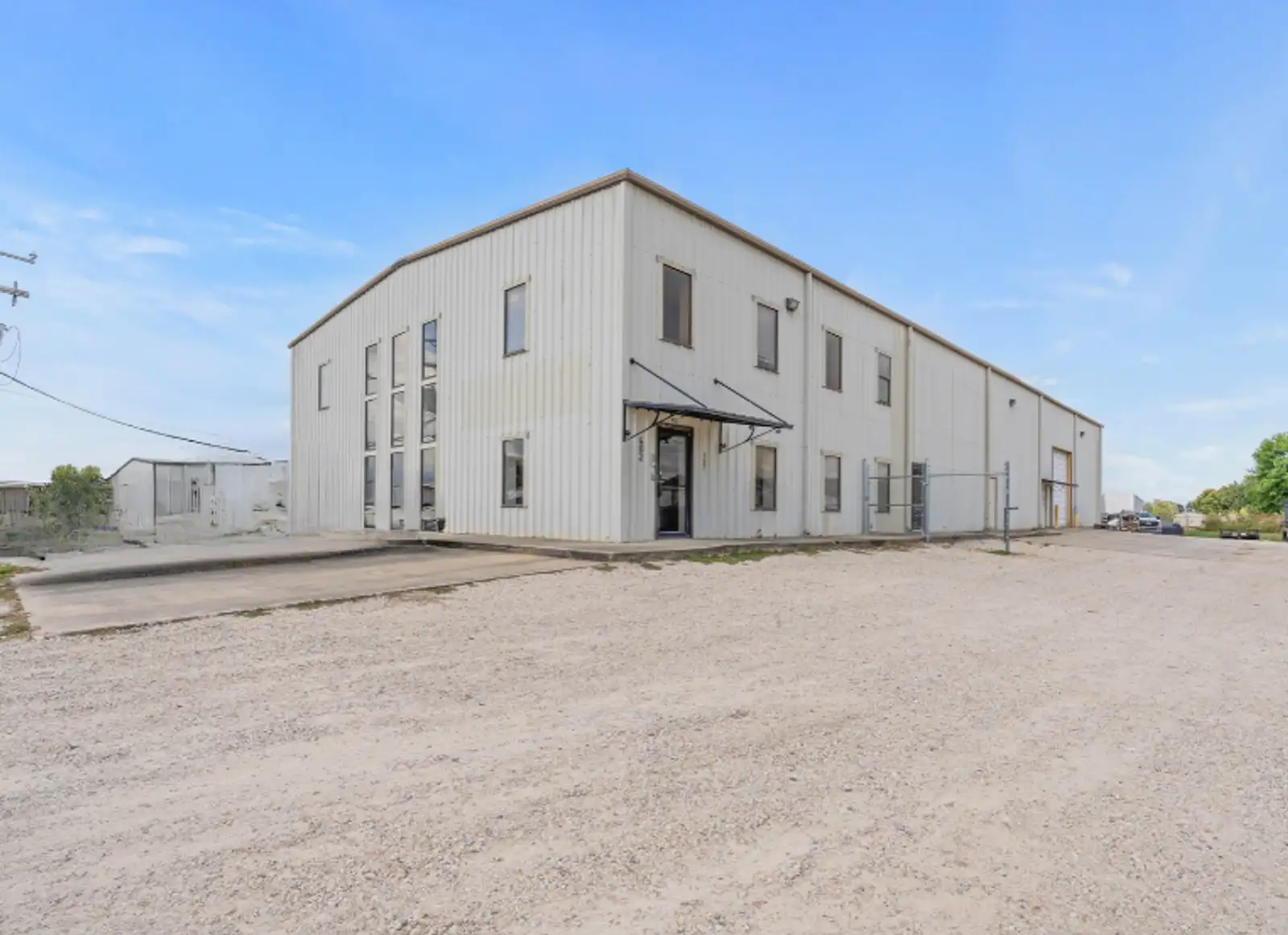 Industrial Warehouse For Sale - 402 Machine Loop