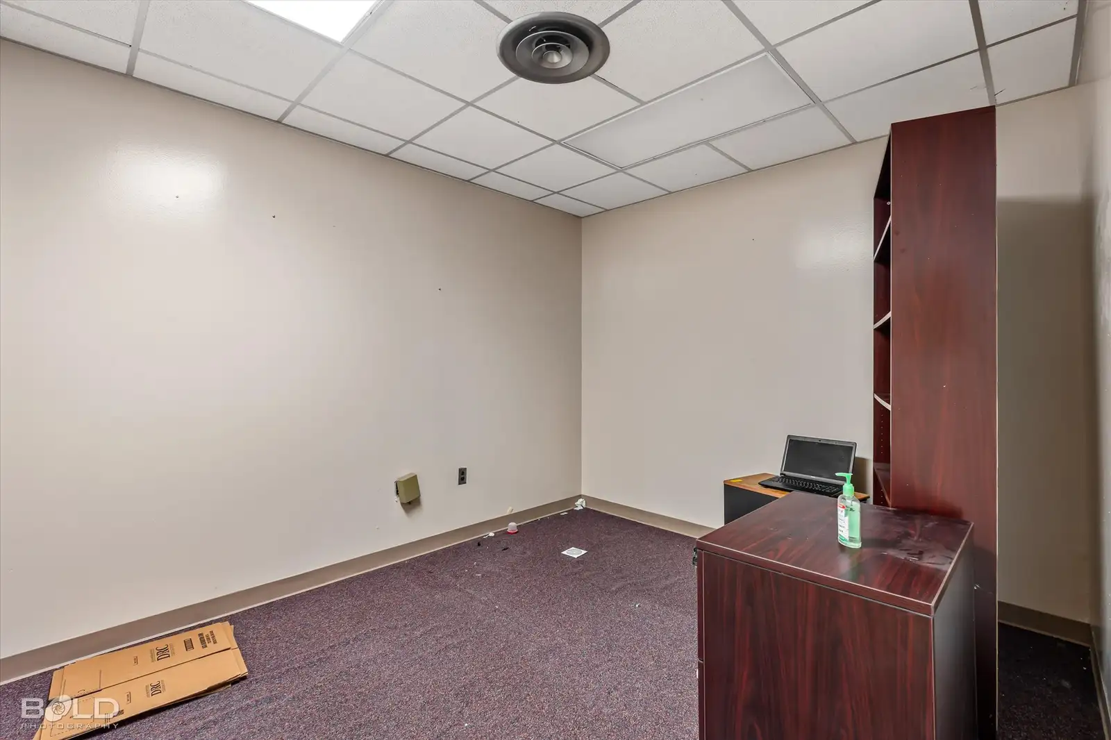 523 Oxford Rd image 20