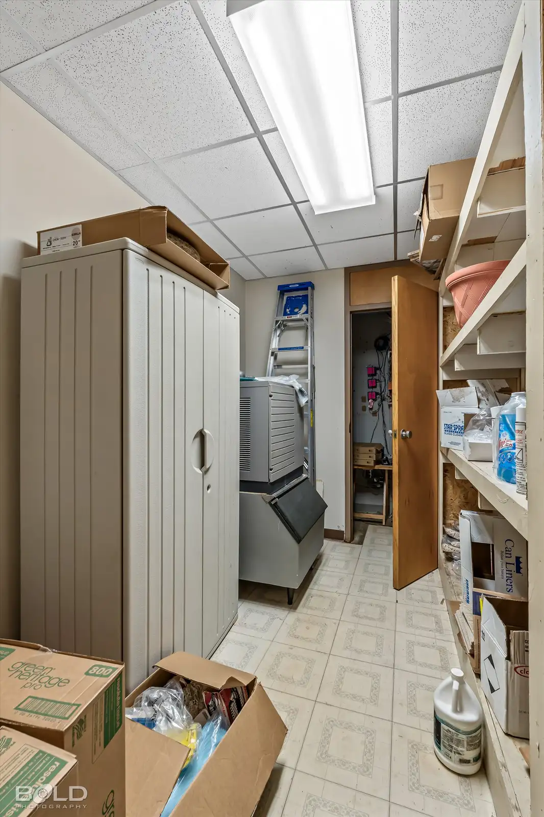 523 Oxford Rd image 31