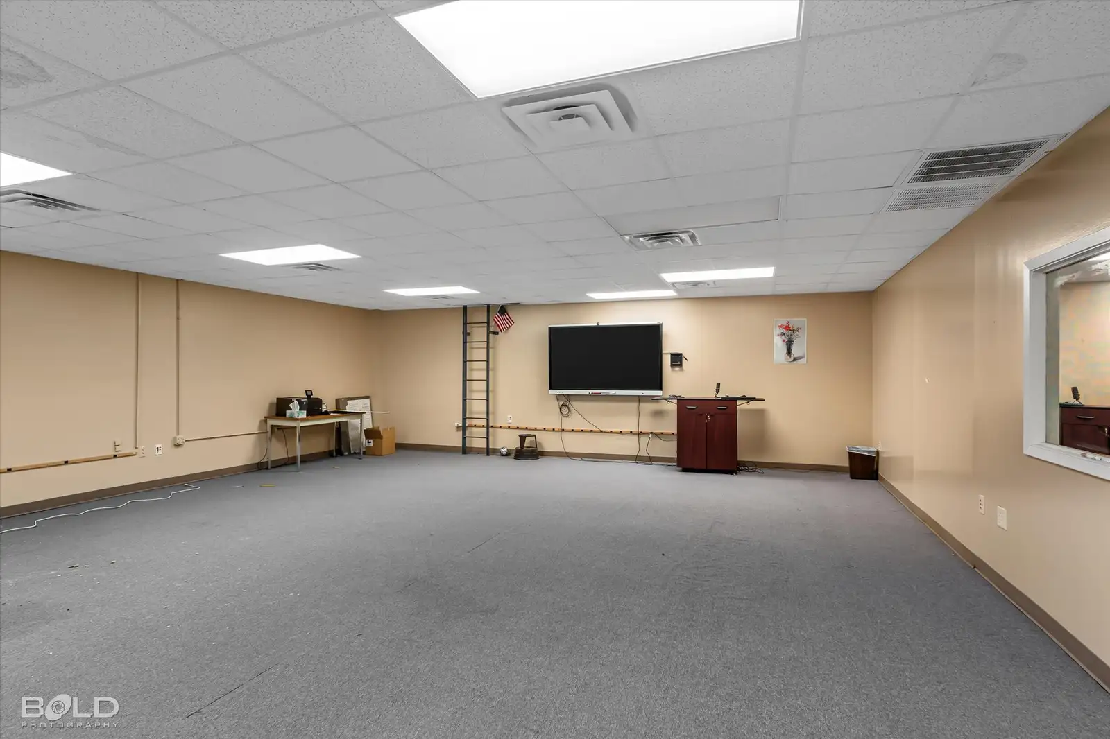 523 Oxford Rd image 38