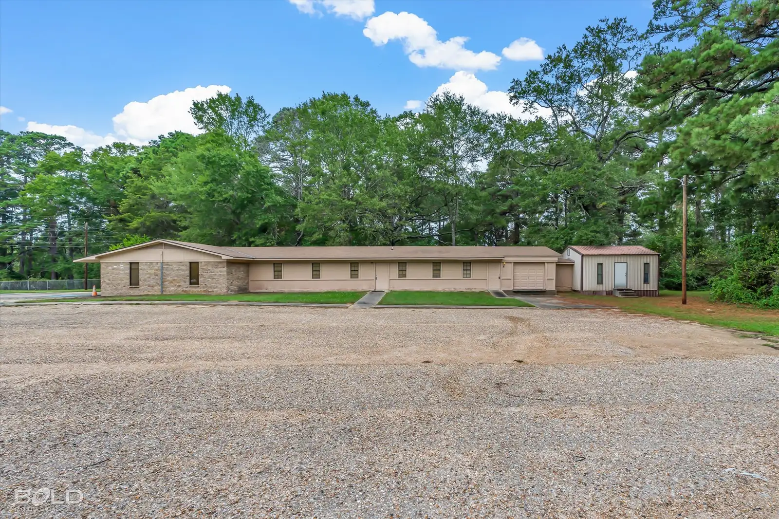 523 Oxford Rd image 60