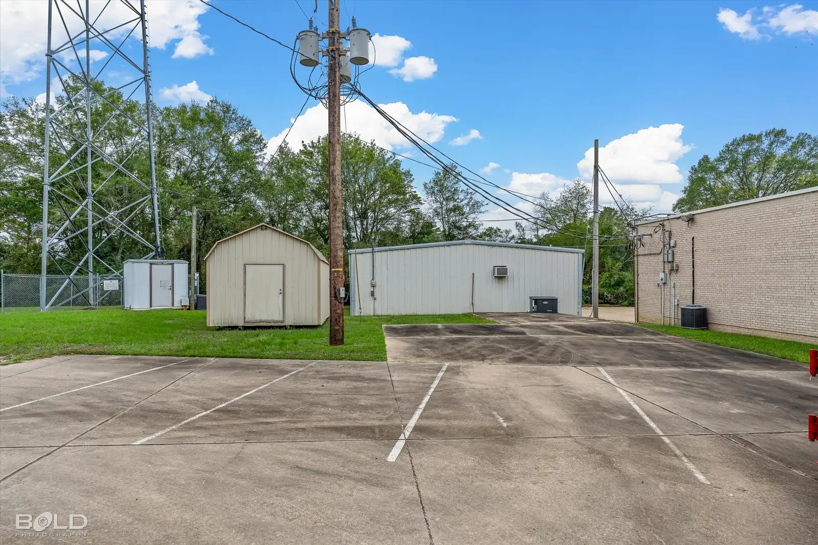 523 Oxford Rd image 88