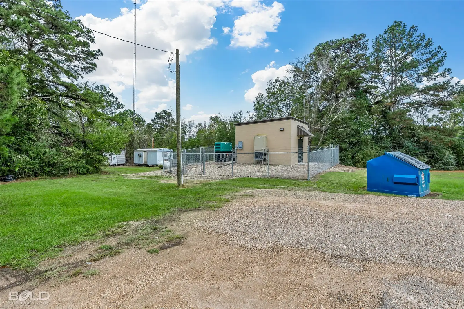 523 Oxford Rd image 99