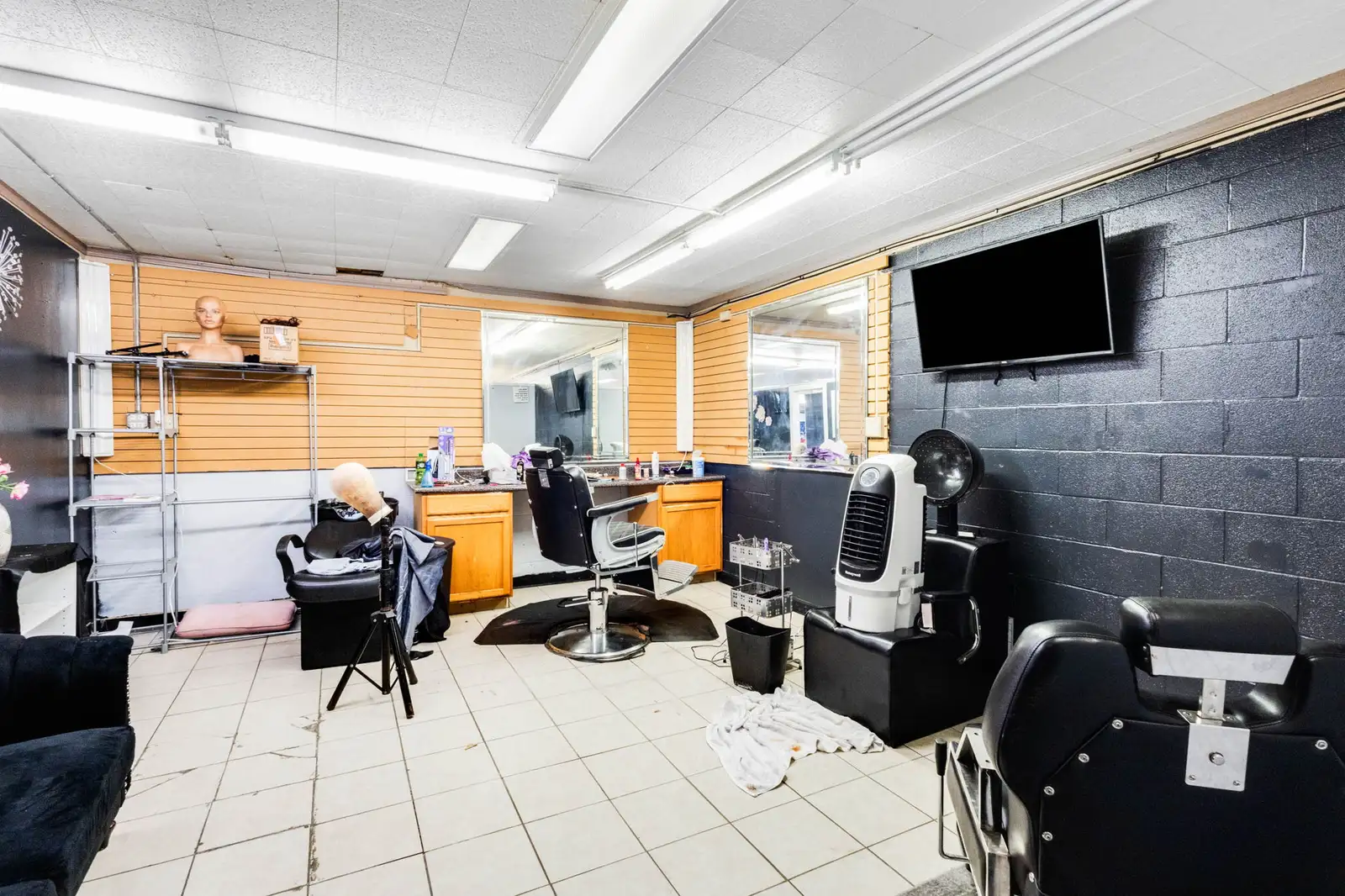 173 Duperier Ave image 11