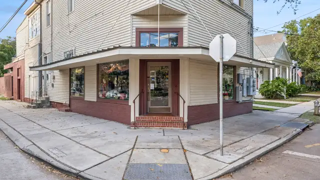 1300 Arabella St thumbnail 3