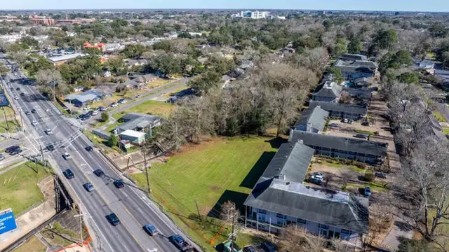 2505 Johnston St thumbnail 2