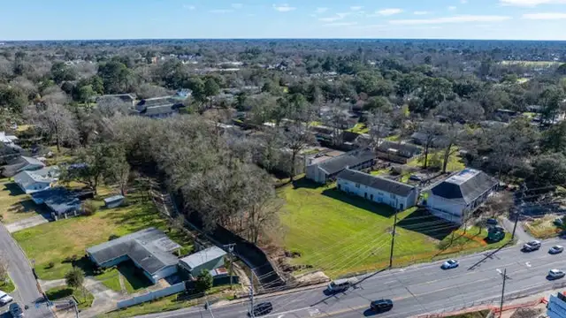 2505 Johnston St thumbnail 4