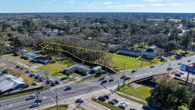 2505 Johnston St thumbnail 5