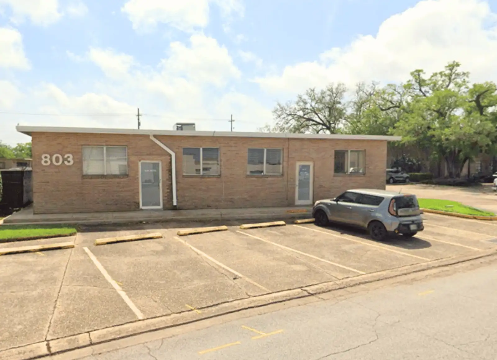 Suite 150 - 803 Coolidge St - Executive Oil Center Suites For Lease