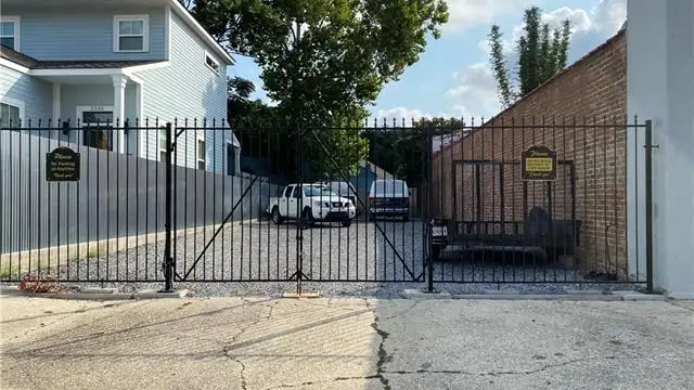 2323 Iberville St thumbnail 2