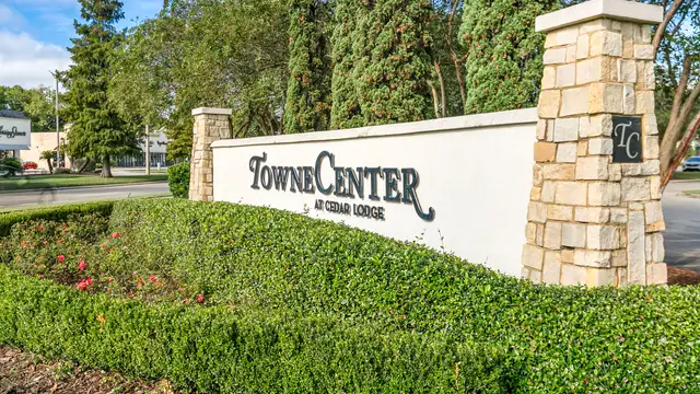 Towne Center at Cedar Lodge thumbnail 3