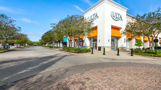 Towne Center at Cedar Lodge thumbnail 5