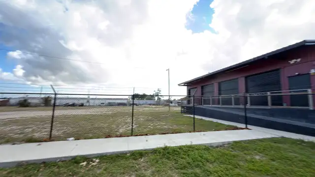INDUSTRIAL BUILDING FOR SALE OR LEASE WITH FENCED LAND thumbnail 5