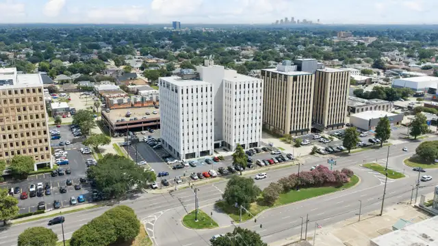 3445 N Causeway Building thumbnail 3
