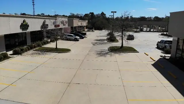 Lennox Centre Lease Opportunity thumbnail 4