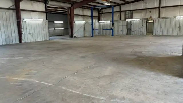 12,000SF +/- Office/Warehouse | Lafiton Lane thumbnail 3