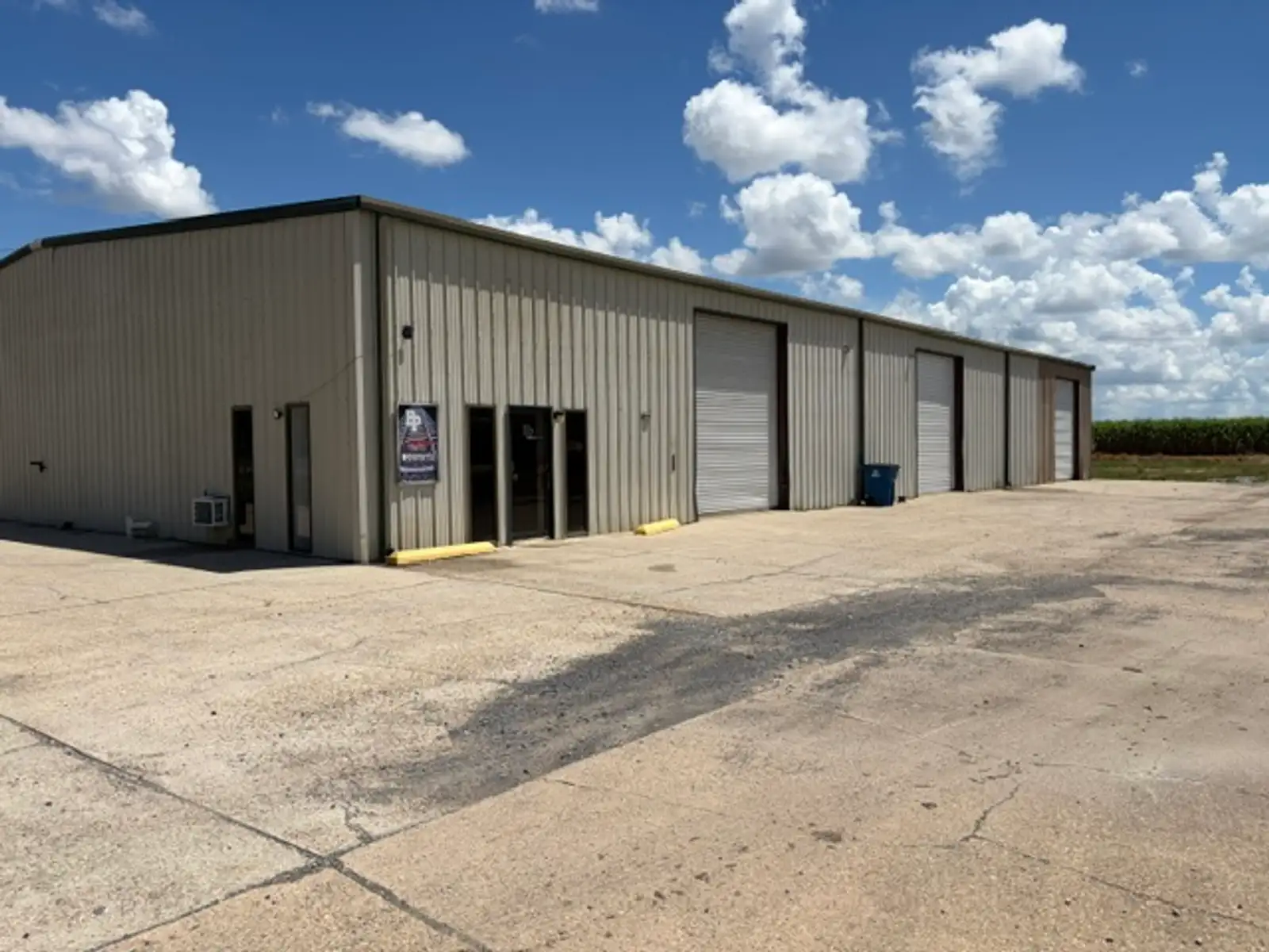 12,000SF +/- Office/Warehouse | Lafiton Lane