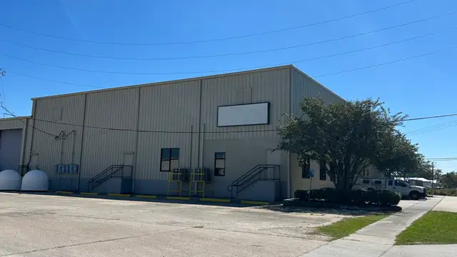 755 D Airline Hwy thumbnail 2
