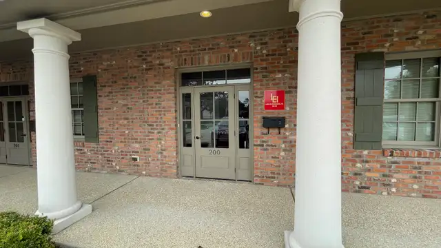 4100 S Sherwood Forest Blvd Suite 200 thumbnail 2