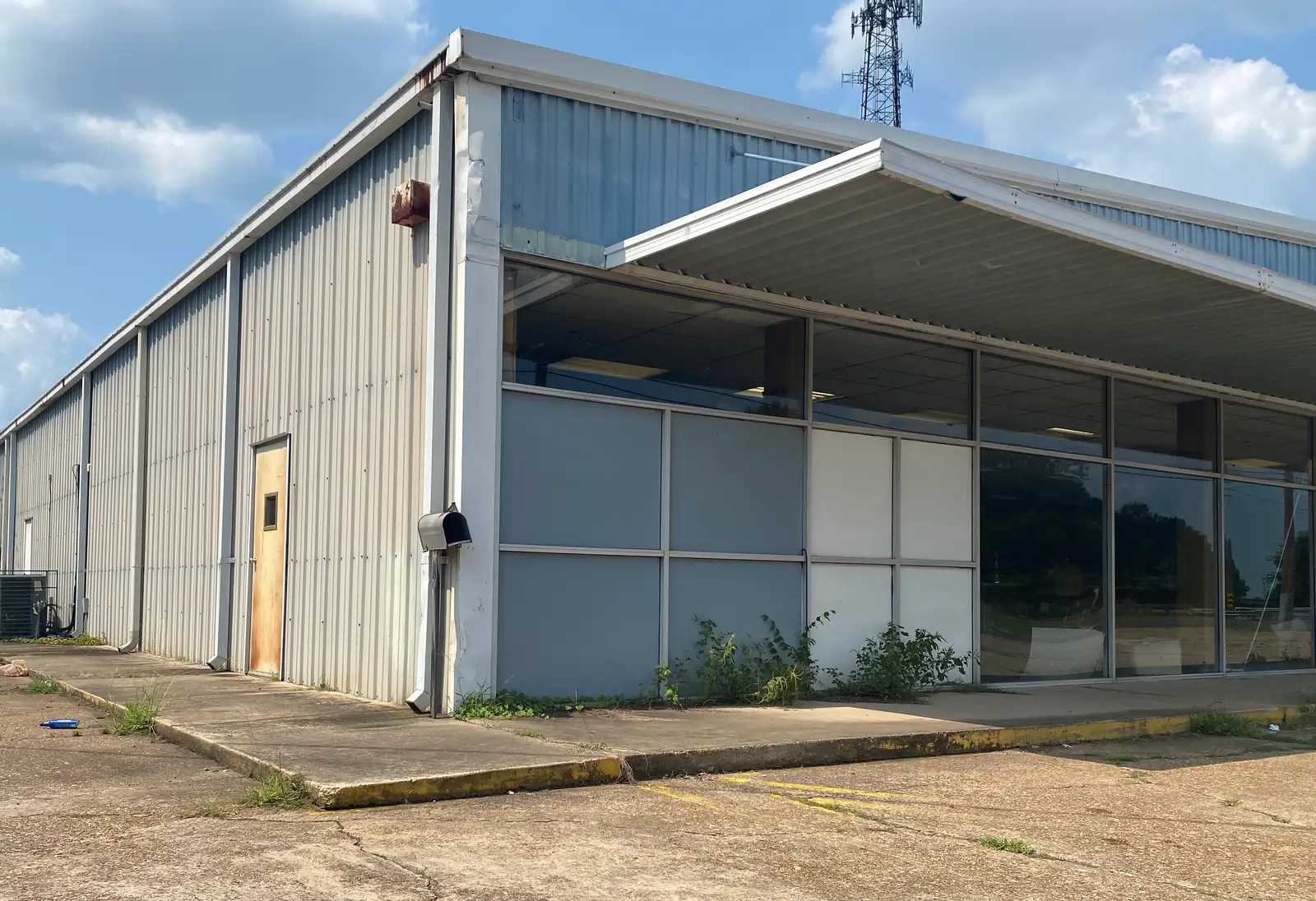 30,000 SF Warehouse