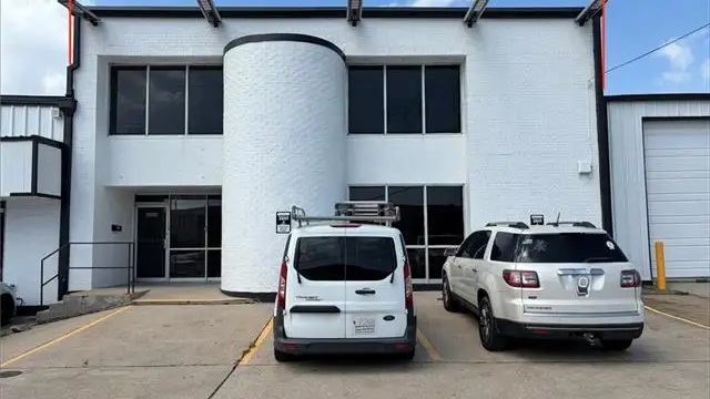 2601 Lexington Ave thumbnail 2