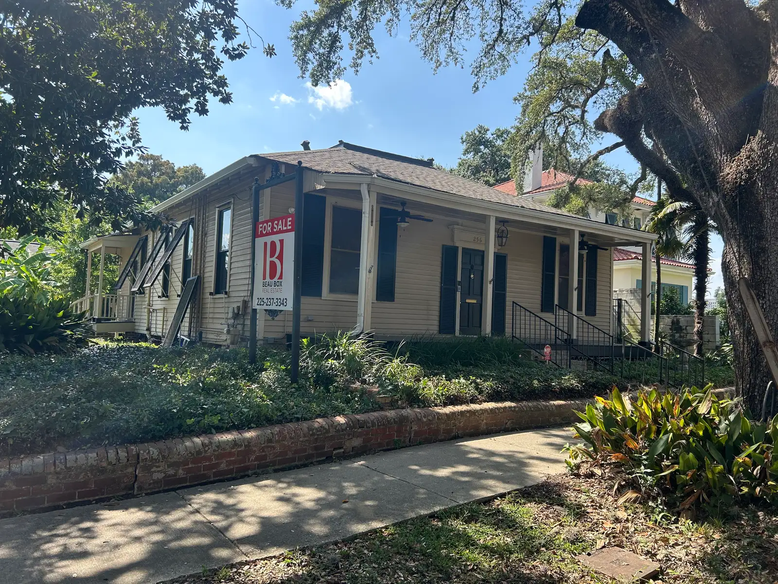 256 East Blvd image 3