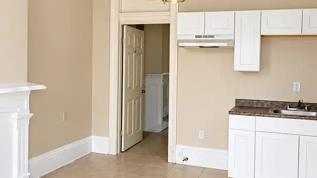 2808-22 Josephine St thumbnail 4