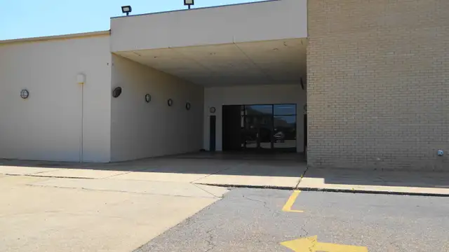 1008 Oliver Road thumbnail 2