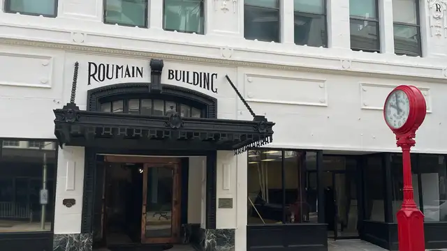 Roumain Building thumbnail 5