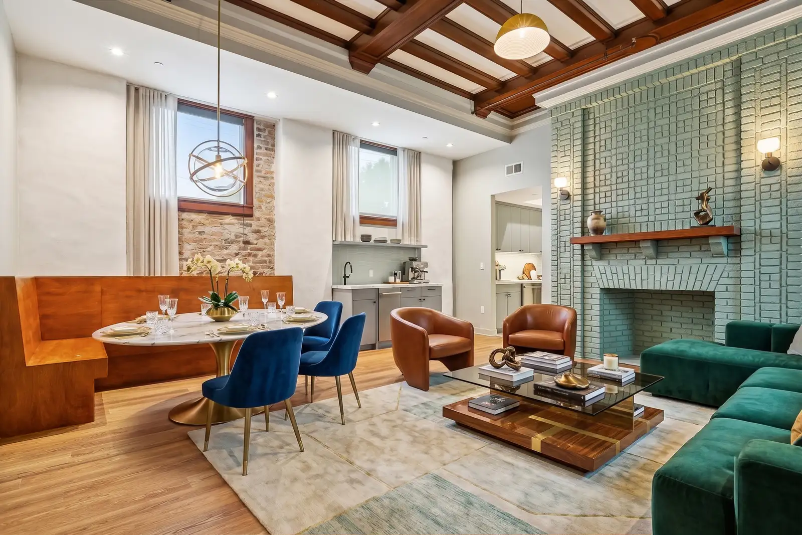 Apartment 103 - 1001 Carondelet/814 Howard Ave