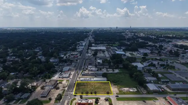 0.84 Acres  Lit Hard Corner - C1 - No Flood - Build-Ready thumbnail 2