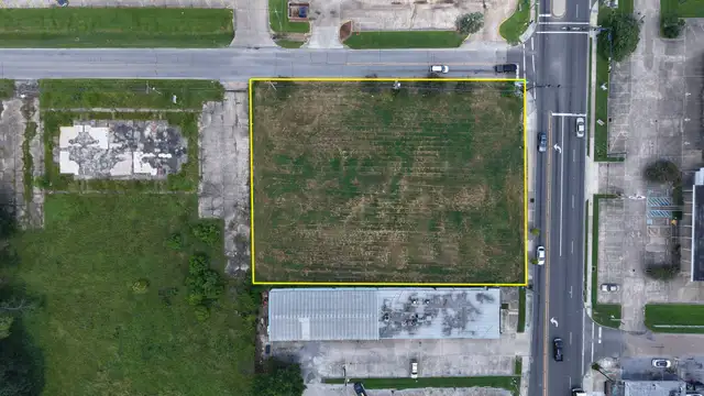 0.84 Acres  Lit Hard Corner - C1 - No Flood - Build-Ready thumbnail 4