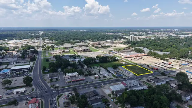 0.84 Acres  Lit Hard Corner - C1 - No Flood - Build-Ready thumbnail 5