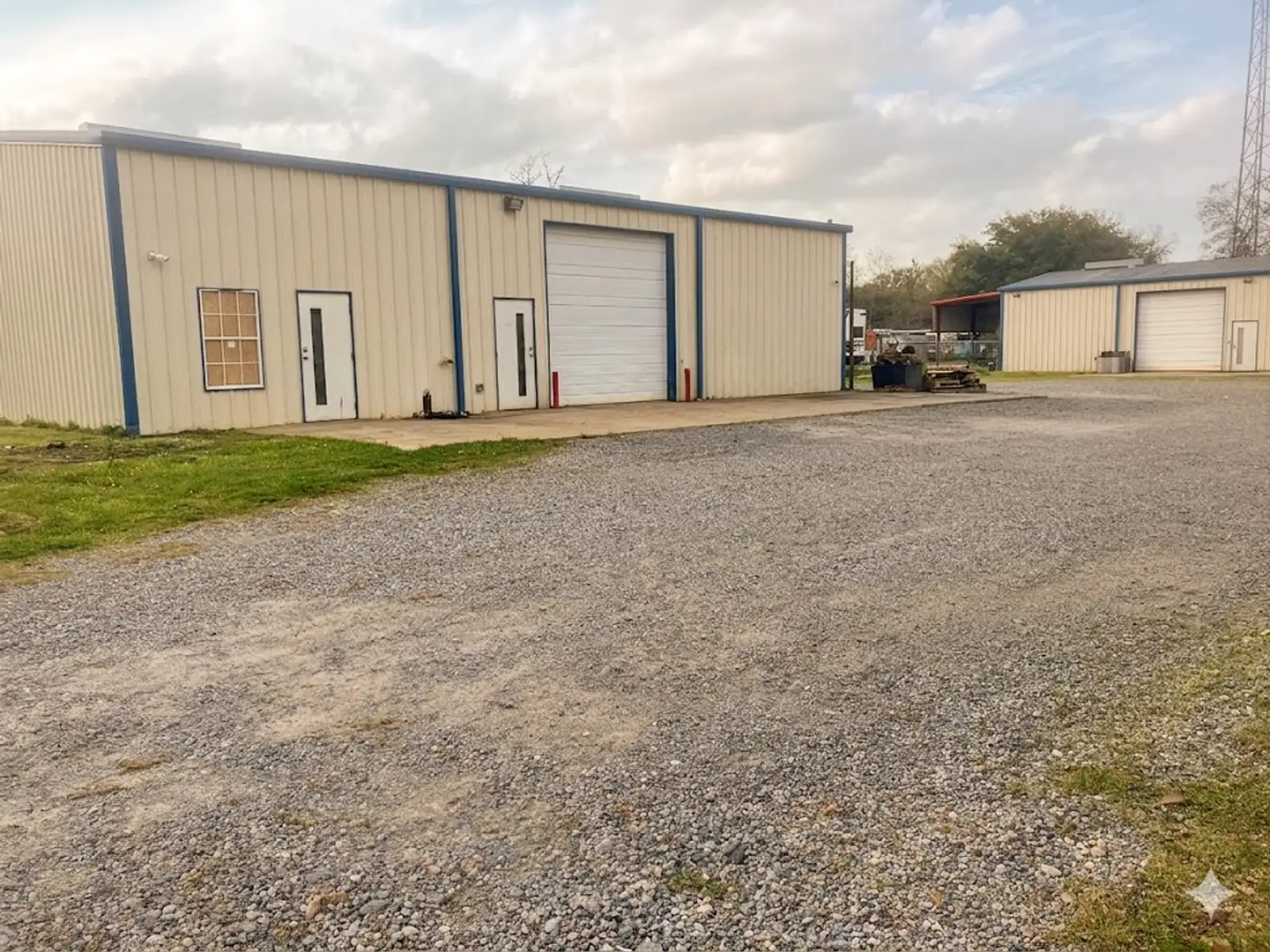 1502 Tim St