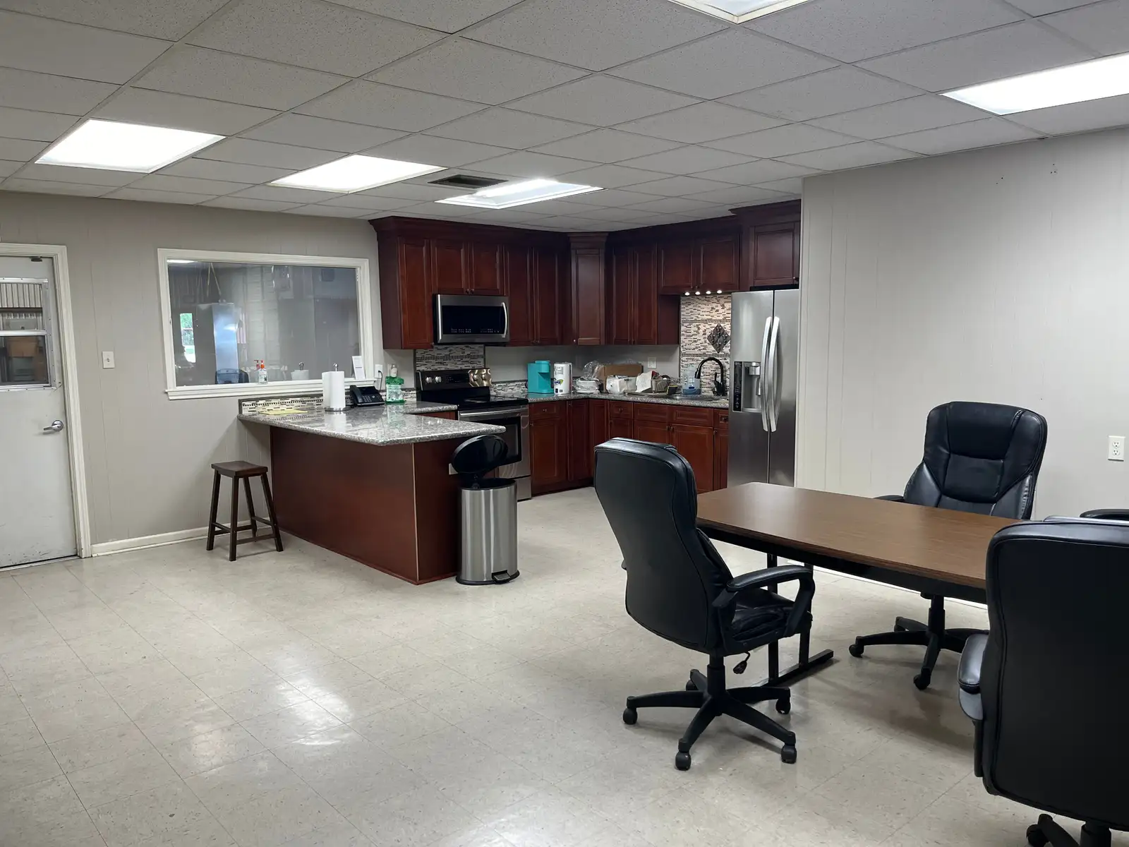 210 Derrick Road image 2