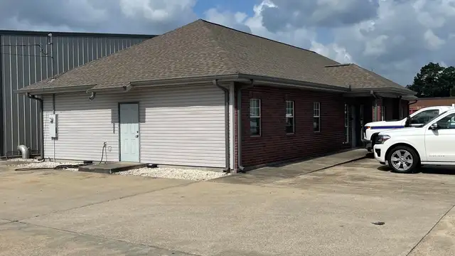 2906 E Napoleon St thumbnail 3