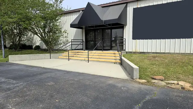 Fully Air Conditioned Flexible Use Building thumbnail 2