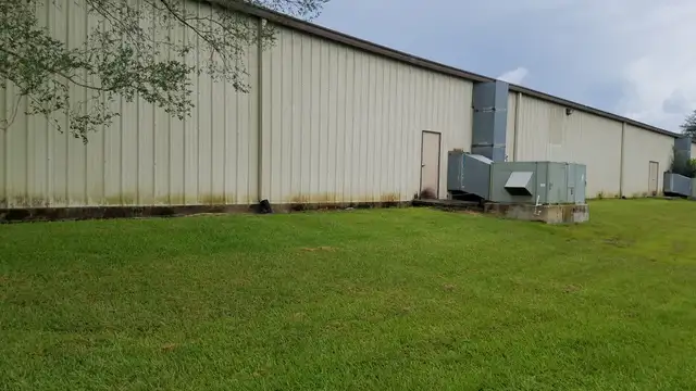 Fully Air Conditioned Flexible Use Building thumbnail 4